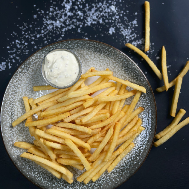 Картопля фрі з соусом / French fries with sauce