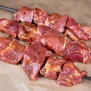 Сирий шашлик зі свинини / Raw pork barbecue