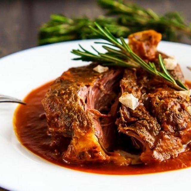 Lamb in a Spicy Wine Sauce