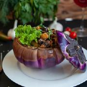 Салат с судаком и овощами гриль