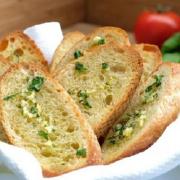 Чесночный хлеб (Garlic bread)