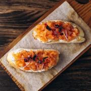  Bruschetta with lightly salted salmon