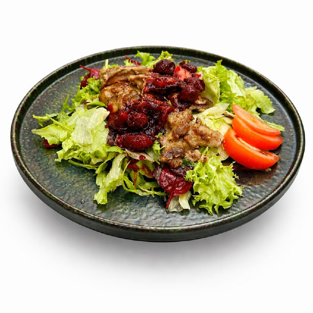 Теплий салат із курячою печінкою