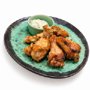 Курячі крильця Бандитос з соусом  Ренч