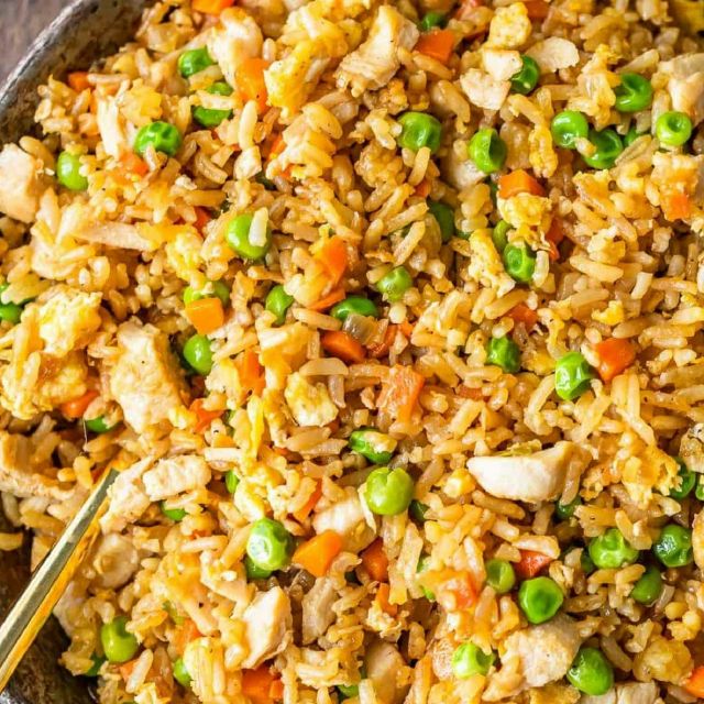 ARROZ FRITO CON POLLO