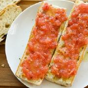 PAN CON TOMATE