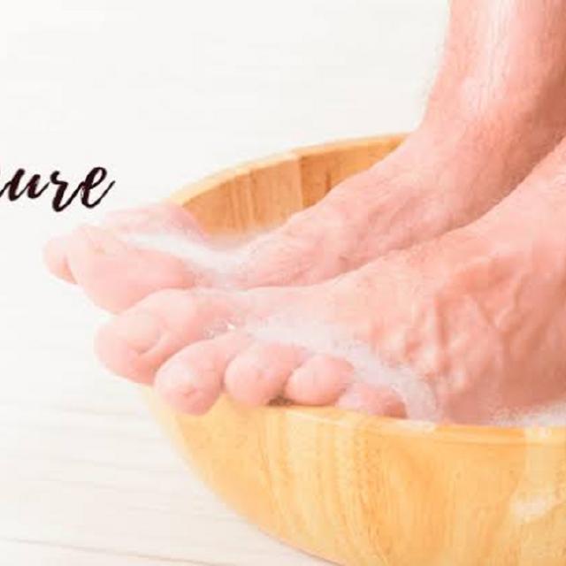Pedicure manicure