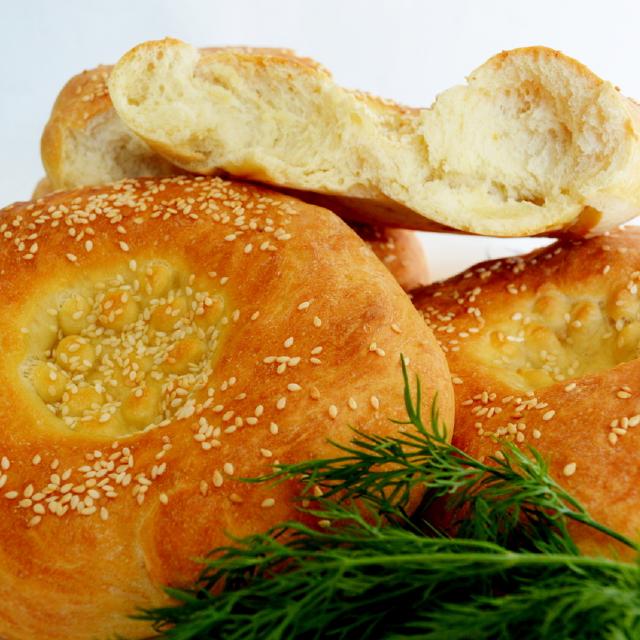 Лепешка с кунжутом