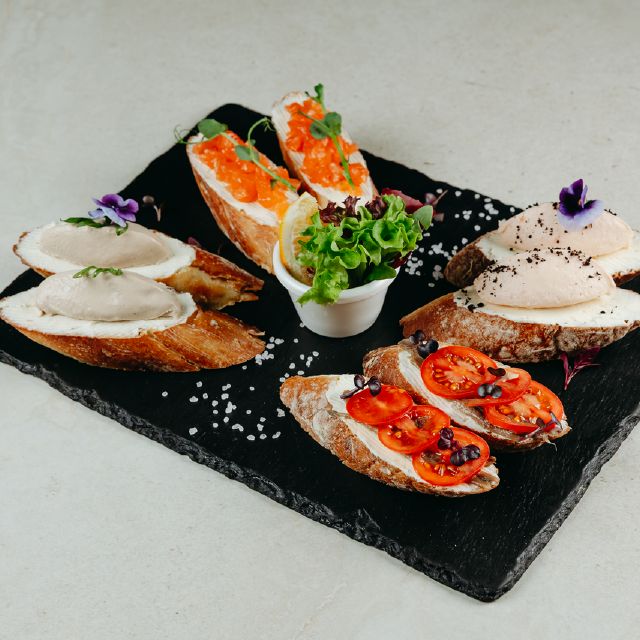 Колекція рибних брускет