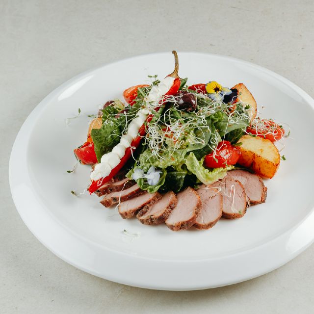 Салат з димною свининою