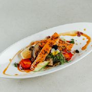 Філе лосося з овочами