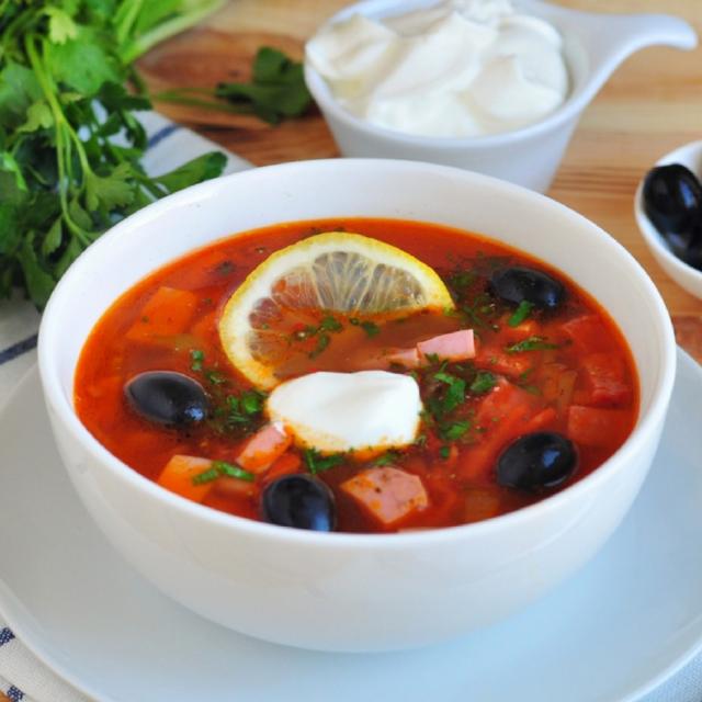 Солянка сборная мясная