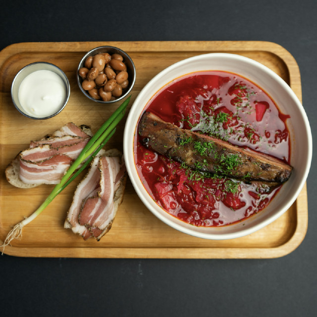 Борщ з свинним ребром BBQ/ Borscht with BBQ pork ribs