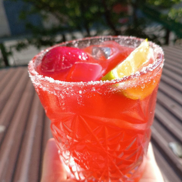 Коктейль Strawberry Aperol Margaritai