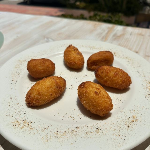 Croquetas (6 und)