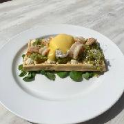 Viennese toast/waffle with lettuce, avocado and shrimps