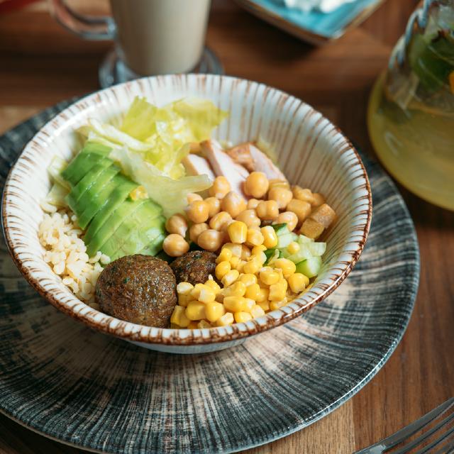 Боул с фалафелем