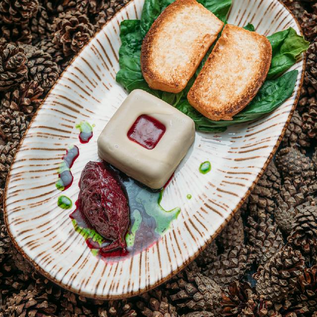 паштет из куриной печени с луковым конфитюром