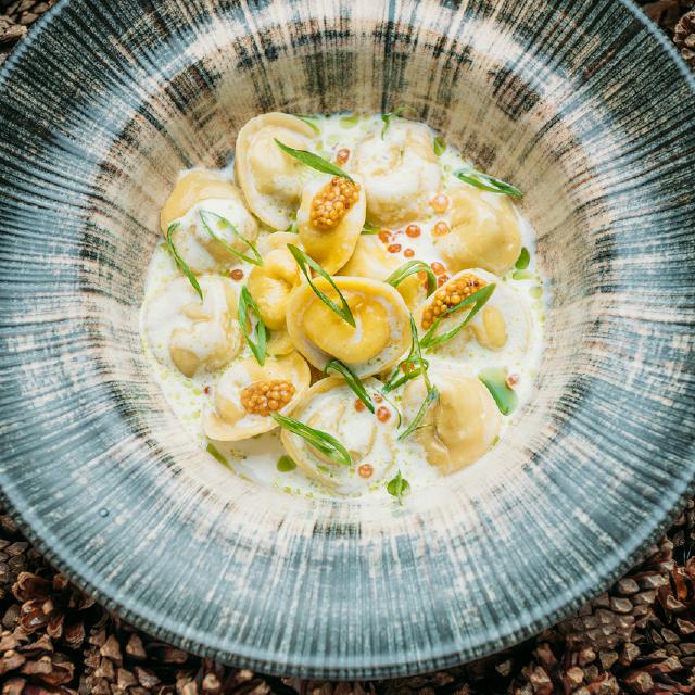 Пельмени из судака в сливочно-икорном соусе