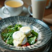 Авокадо лодочки с сырным соусом