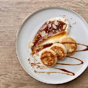 Сырники с карамельной сметаной