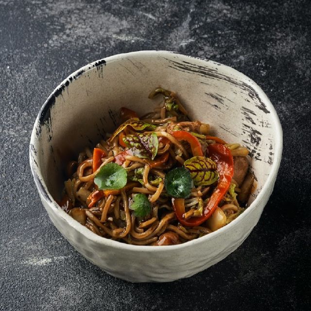 Wok зі свининою