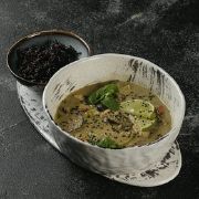 Тайський суп з зеленим Карі та куркою