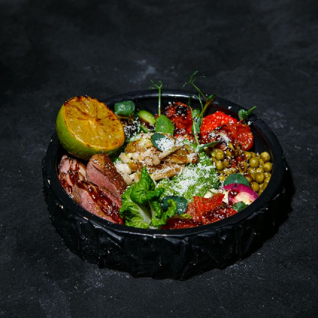 Шпинатний рис з овочами та філе качки