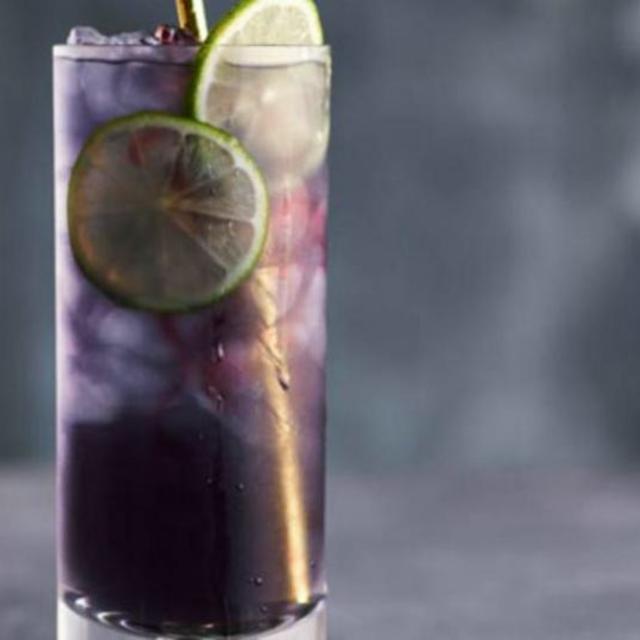 Long berry ice tea