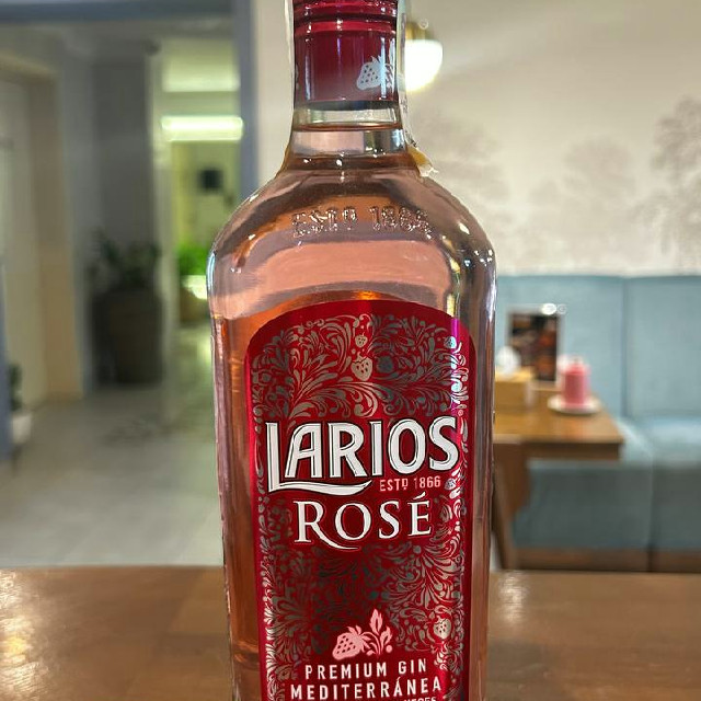 Larios Rose