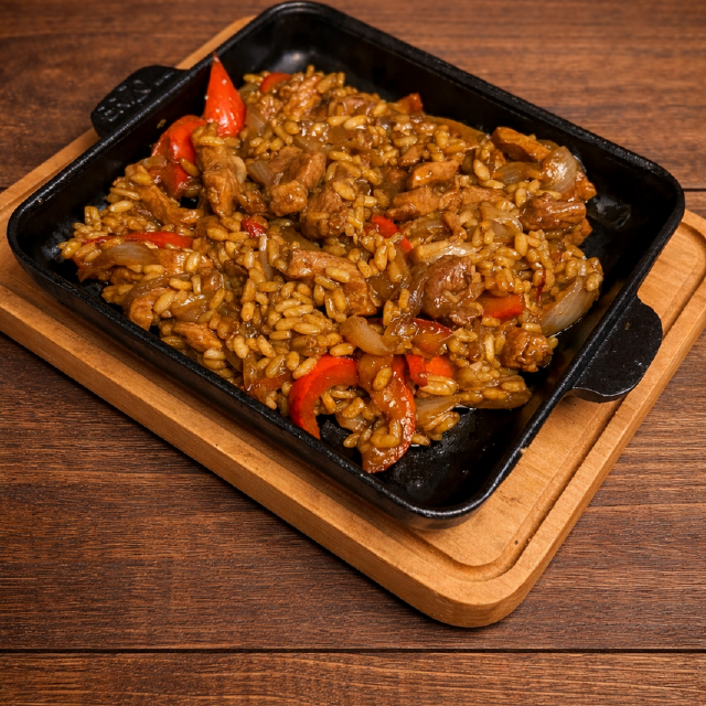 Рис по-тайськи з куркою /свининою