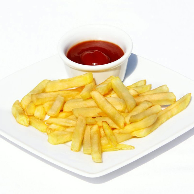 Картопля фрі з часниковим соусом