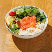 Боул з лососем