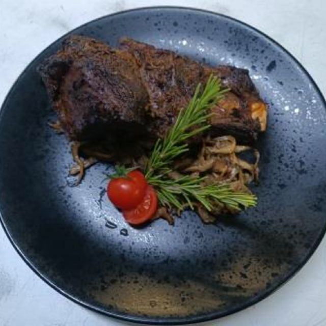 ТОМЛЕНЕ РЕБЕРЦЕ ВИТРИМАНОЇ ЯЛОВИЧИНИ*