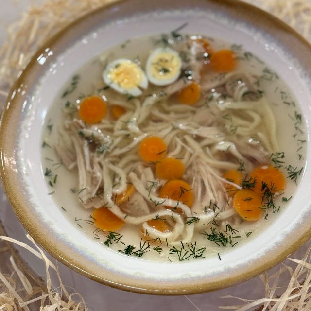Курячий бульйон з локшиною