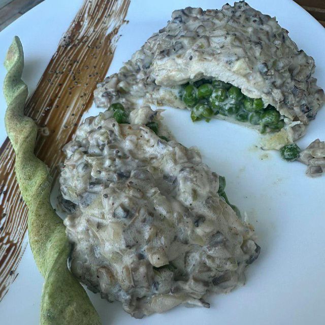 Turkey lump stuffed with peas