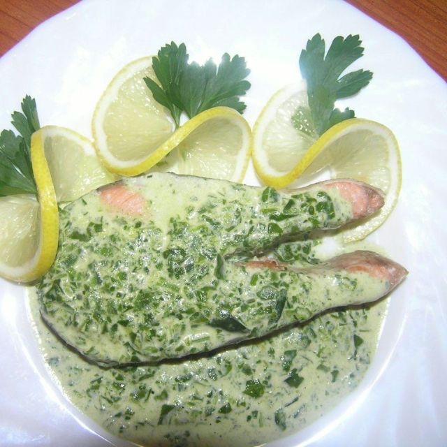 Salmon in cheese-spinat sauce