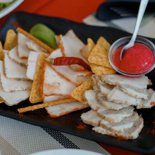 Appetizer with lard