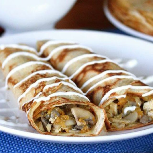 Pancakes with chicken and mushrooms