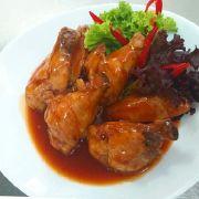 Chicken wings in mustard honey sauce