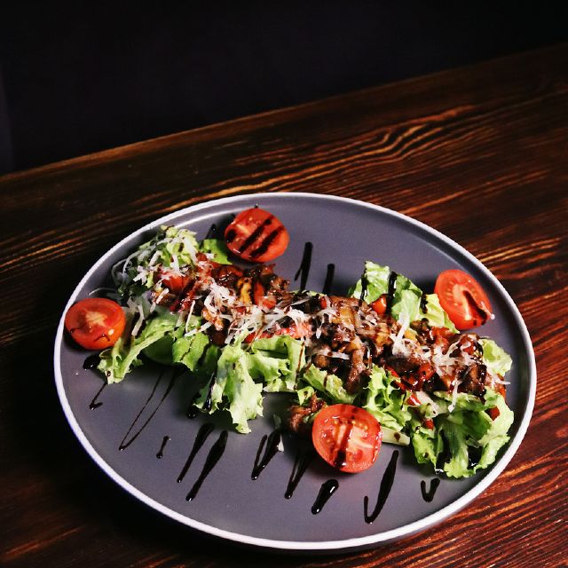 Теплий з телятиною