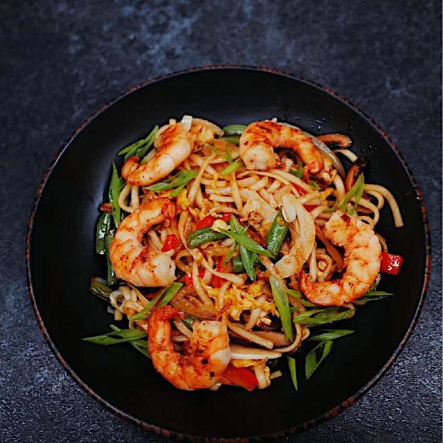 Удон з тигровими креветками