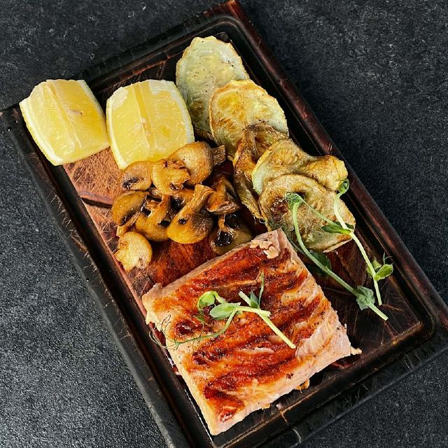 Стейк з лосося