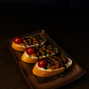 Брускети з норвезький лососем