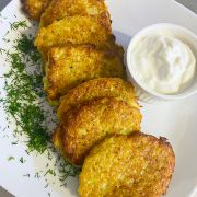 Деруни з сметаною