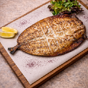 Смажена скумбрія на мангалі