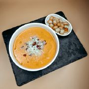 Сирний крем-суп з крутонами