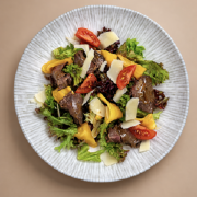 Салат з ростбіфом та манго