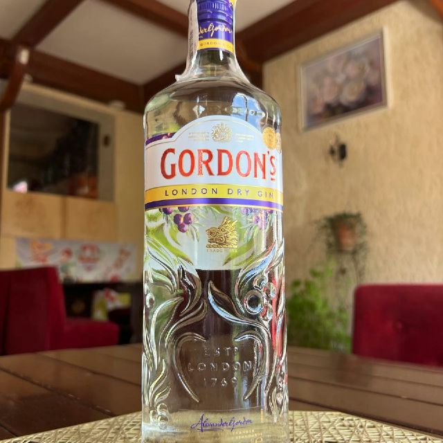 Джин Гордонс