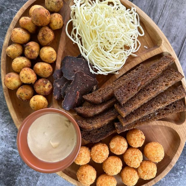 Дошка з закусками